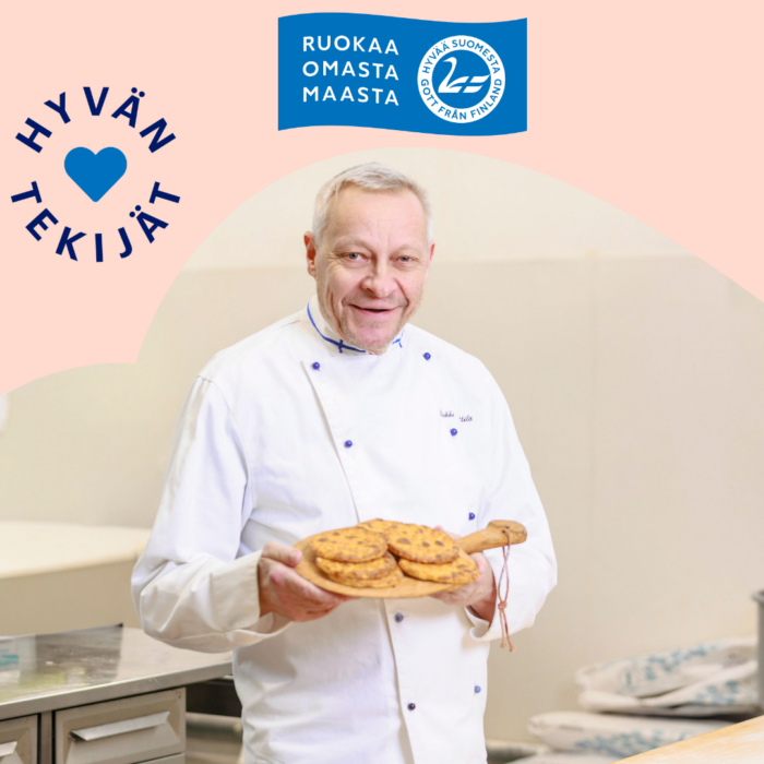 Heikki Penttilä käsissään rieskoja